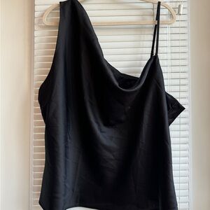 Nastygal Black Asymmetrical Top SZ 20 NWT